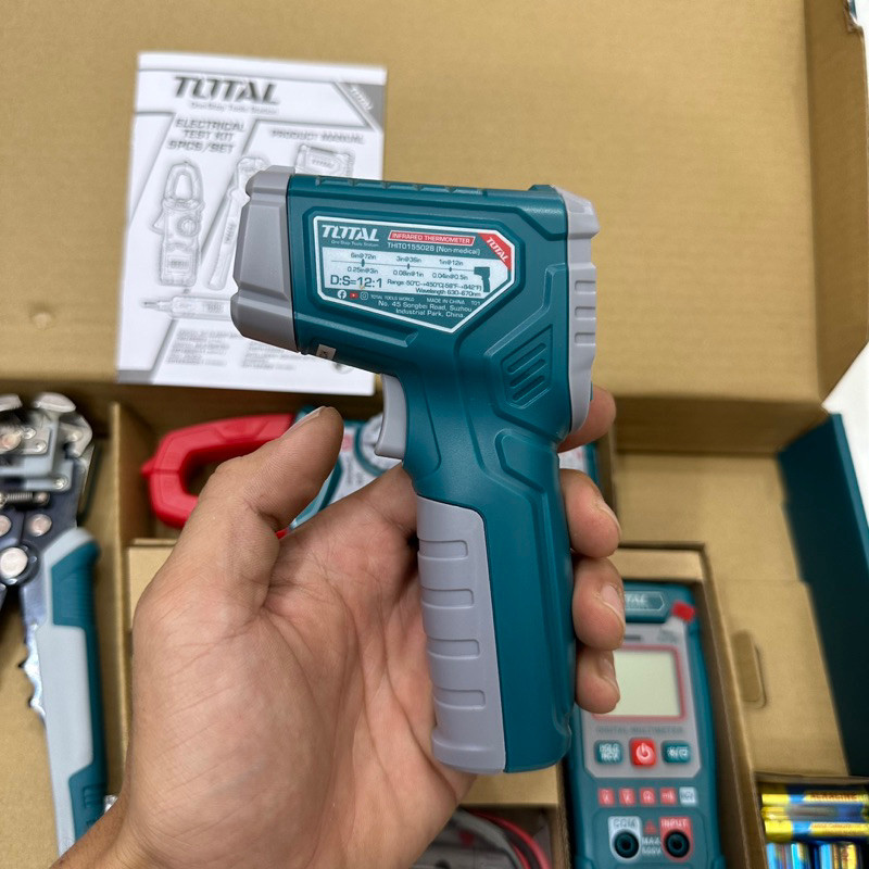 Bộ 5 dụng cụ kiểm tra điện Total TOS23026 gồm kìm tuốt dây điện, bút thử điện, ampe kìm, đồng hồ vạn năng, nhiệt kế