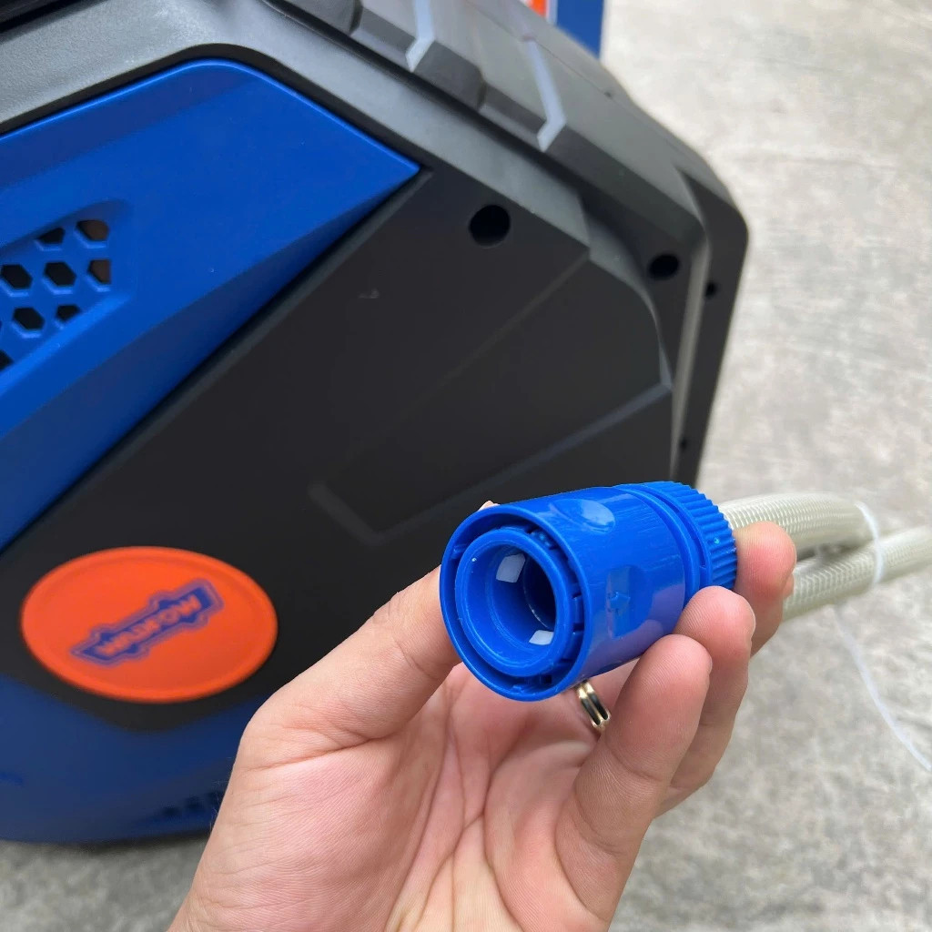 Cuộn Rulo Ống Nước Tự Rút 15M-20M WADFOW WVZ1515/ WVZ1520 Kích Thước Ống 1/2 inch Rút Chậm Và Tự Động Dừng