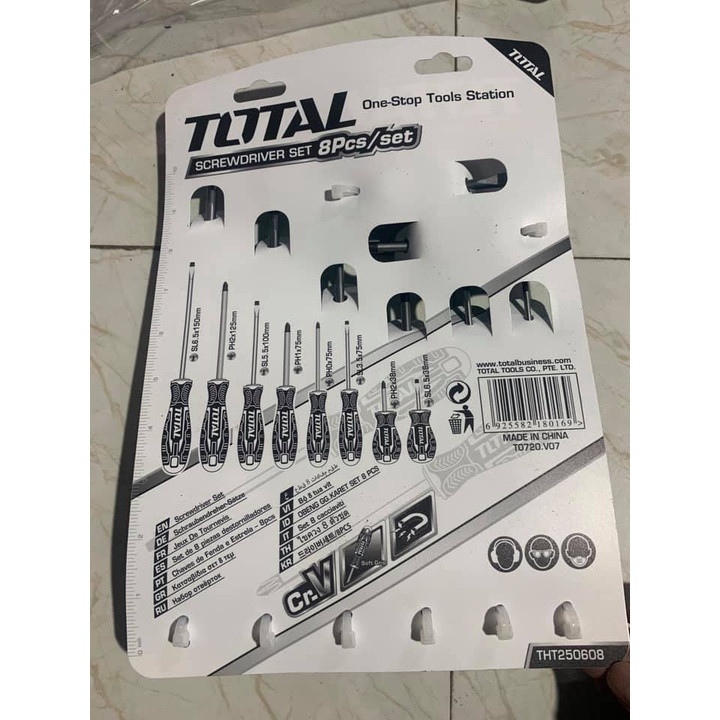 Bộ 8 Tua Vít Bake Dẹp Có Nam Châm Từ Tính TOTAL THT250608