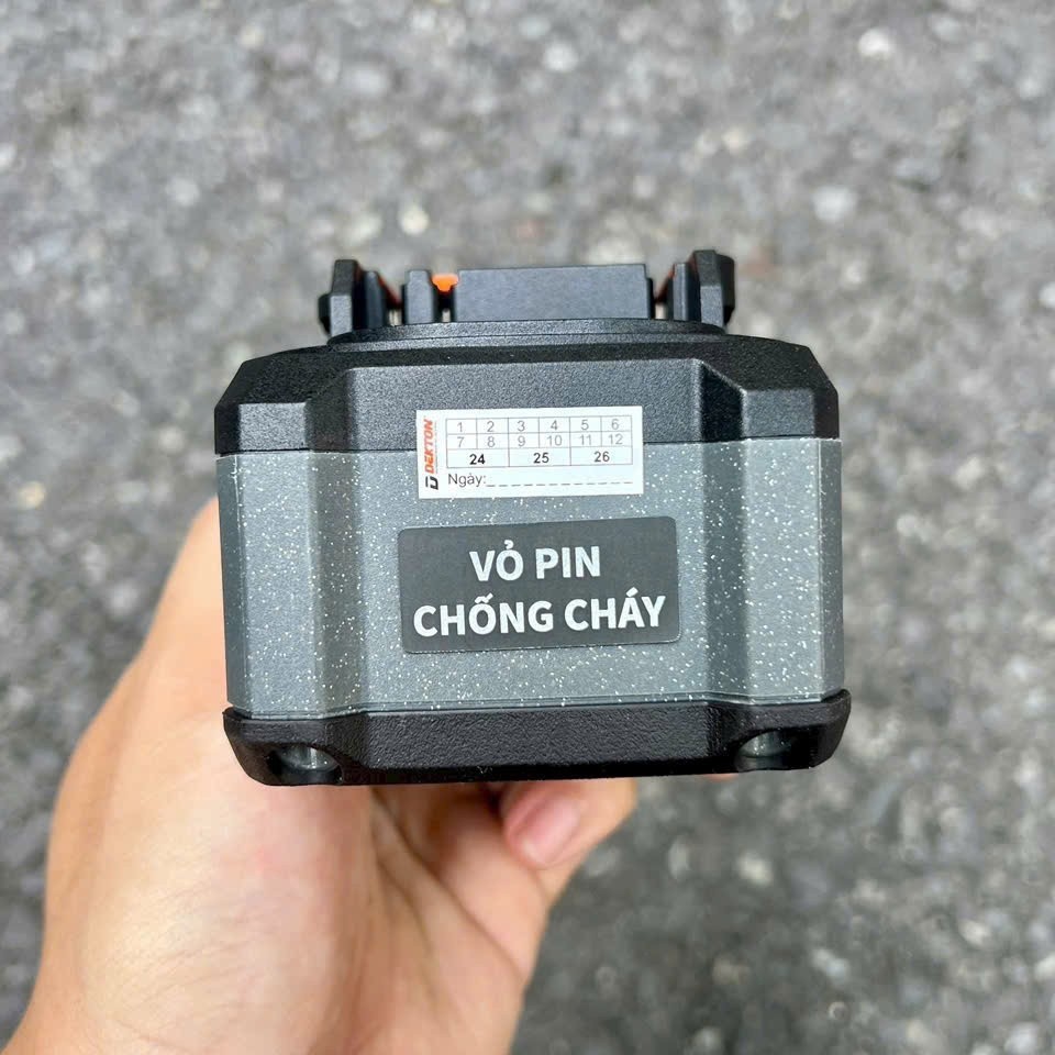 Pin 4A Dekton M21-B4015PROMAX, Dòng xả tối đa 75A, Bảng mạch công nghệ thế hệ mới, Chân Pin Phổ Thông - Thinksafe