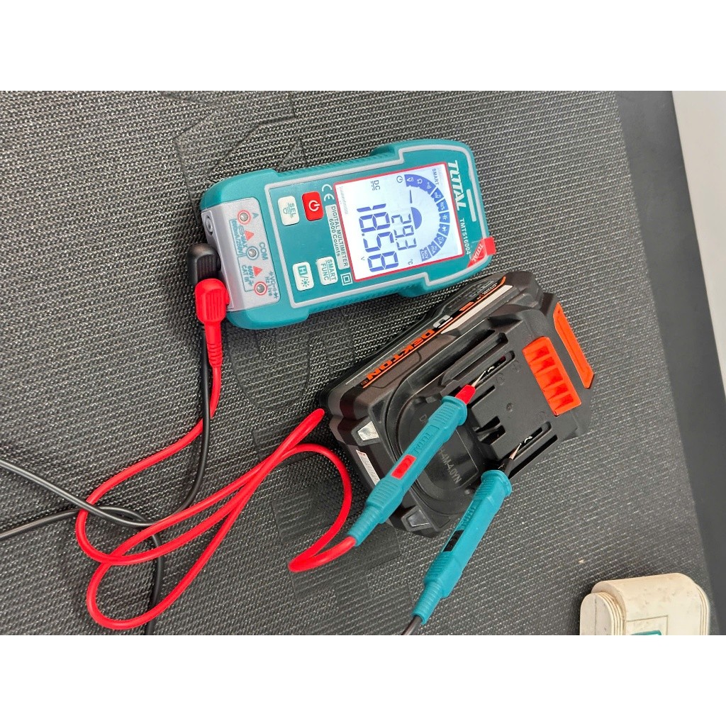 Đồng hồ vạn năng kỹ thuật số TOTAL TMT516004 dụng cụ kiểm tra dòng điện DC/ AC Đồng hồ thông minh đo điện trở, điện áp