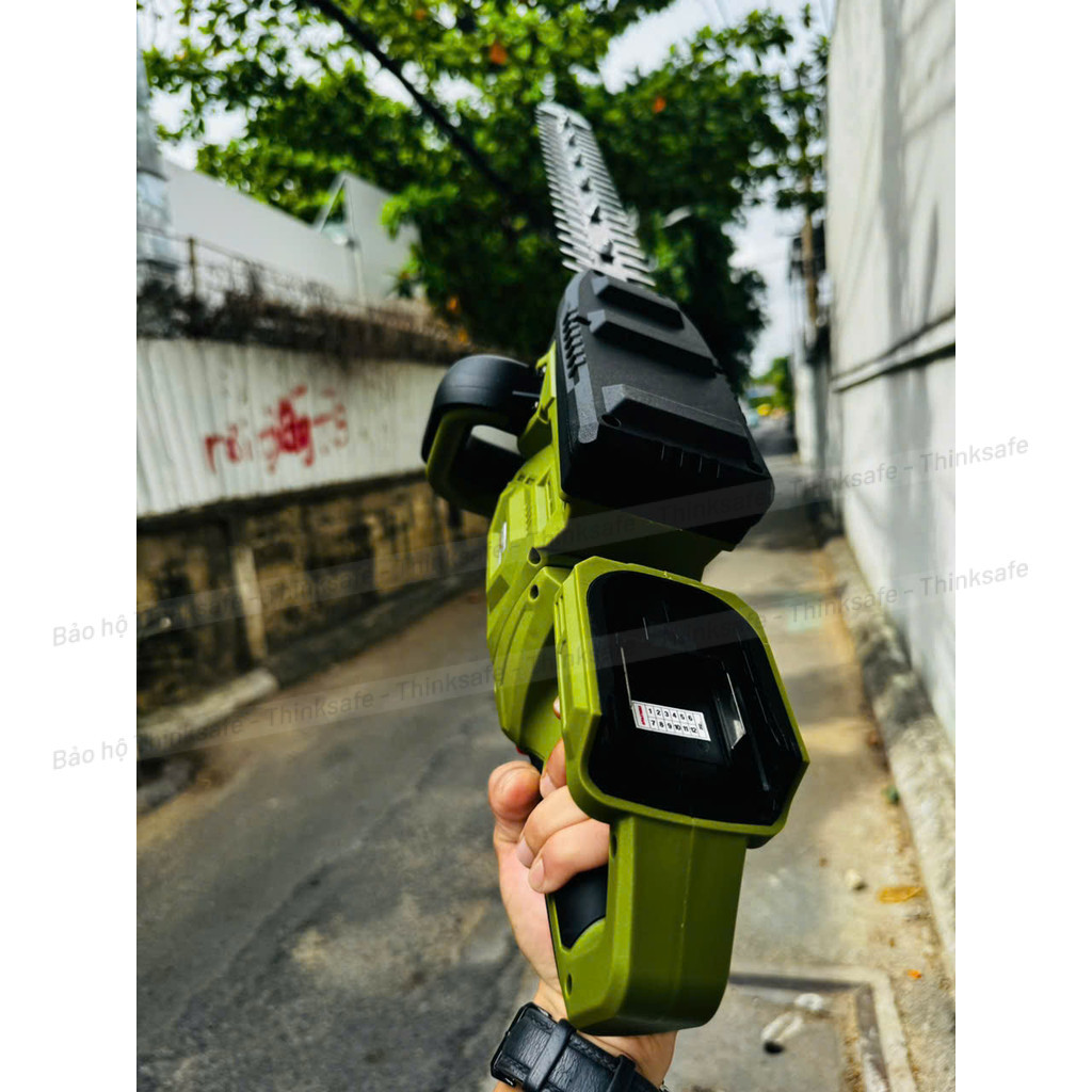 Máy cắt tỉa hàng rào Amaxtools ATHR530-SM