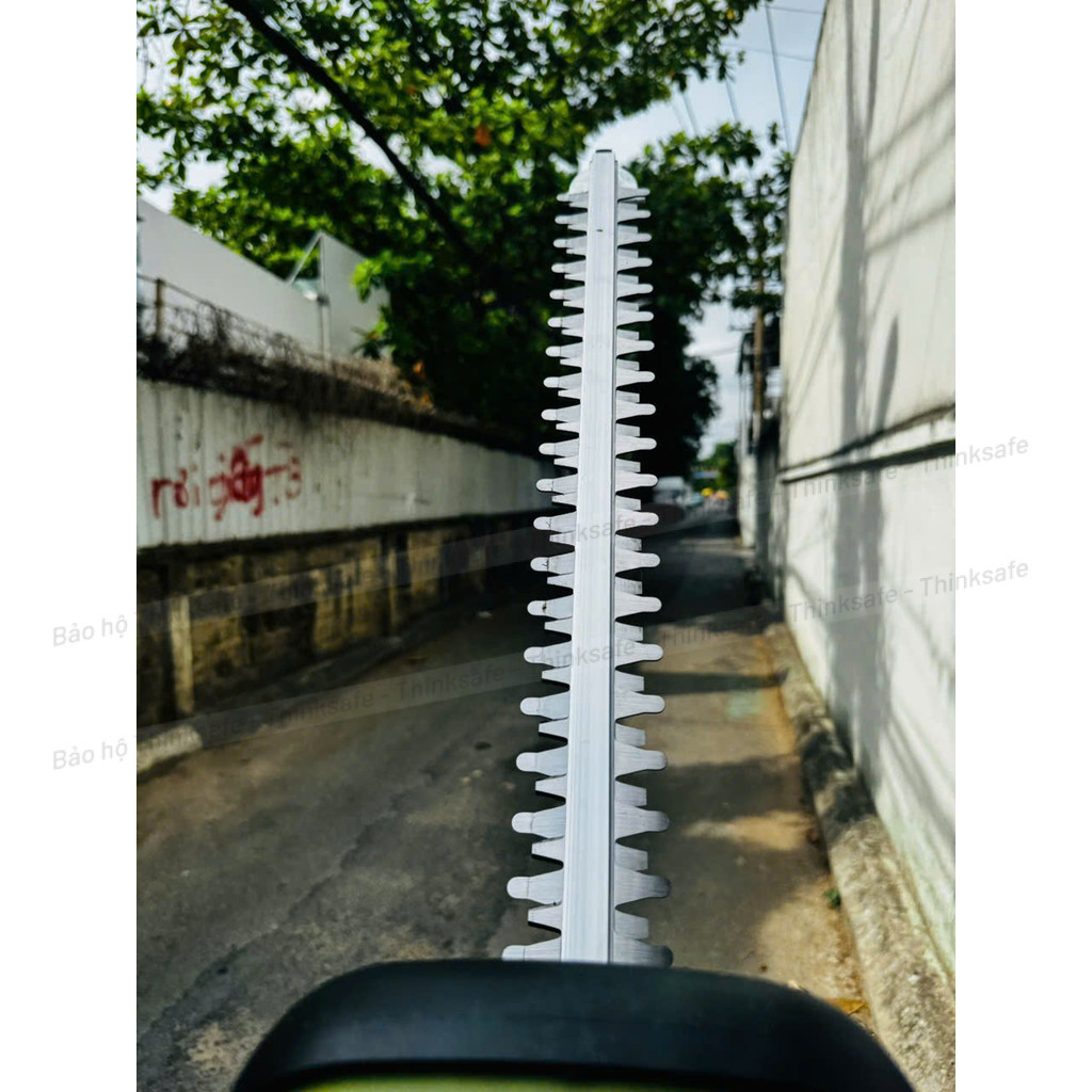 Máy cắt tỉa hàng rào Amaxtools ATHR530-SM