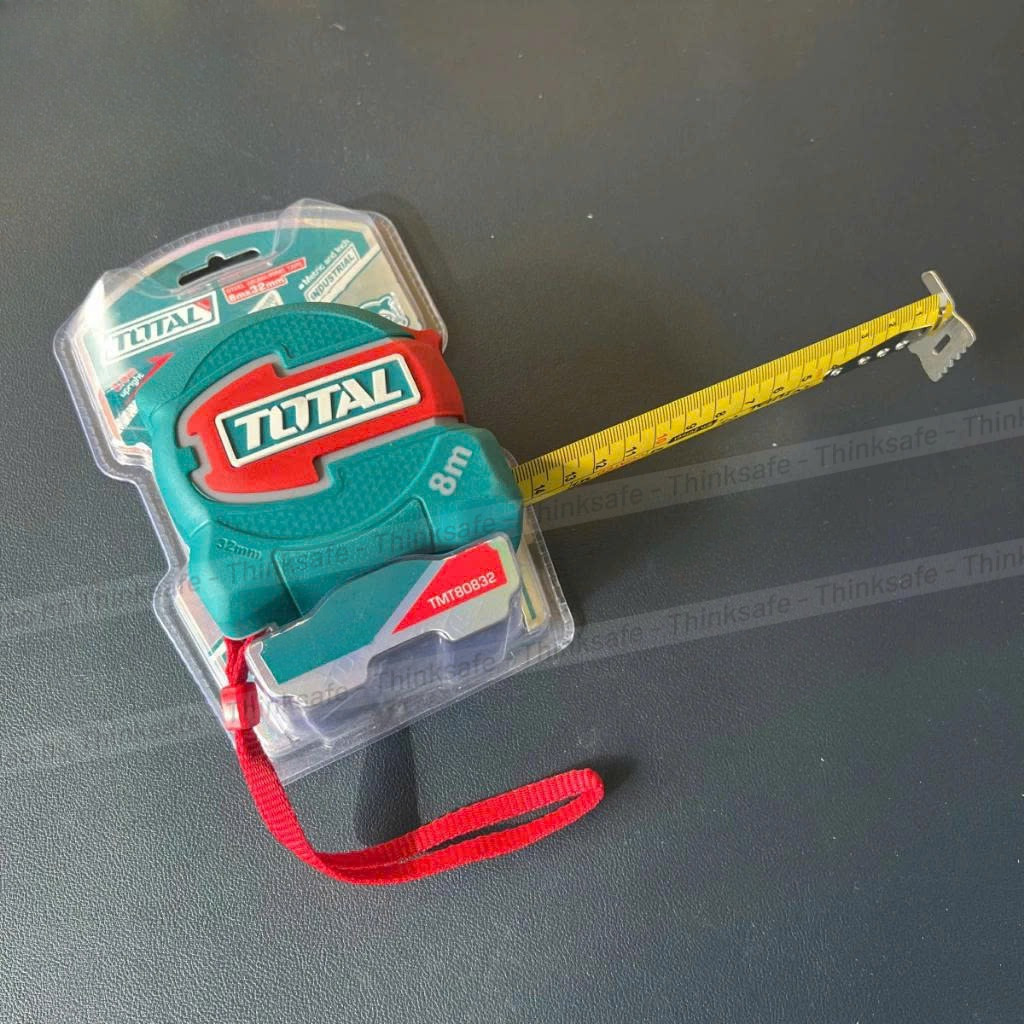 Thước kéo cao cấp TOTAL, Kích thước 5 - 8 mét, Hệ mét và inch, Lưỡi thép phủ nylon 360°, In hai mặt, Móc đôi có nam châm