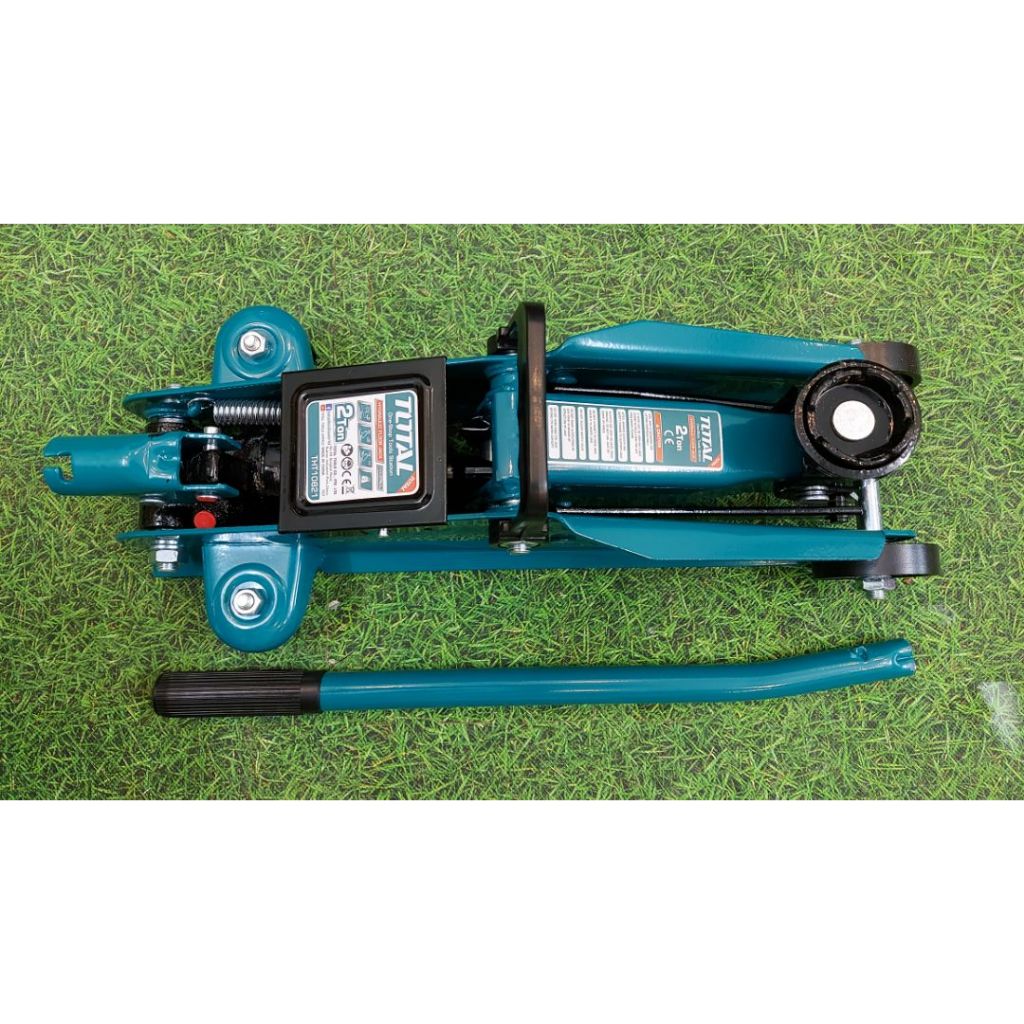 Con đội cá sấu TOTAL khả năng đội 2 tấn - 2.5 tấn, chiều cao đội từ 340mm đến 360mm, kích cá sấu nâng tải các loại ô tô