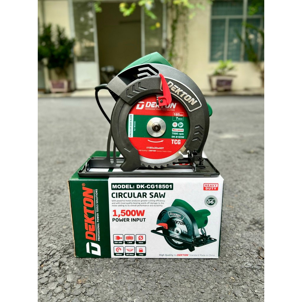 Máy cắt gỗ DEKTON DK18501 công suất 1500W đĩa 185mm có kèm lưỡi máy cưa gỗ, cắt nghiêng 45 đô