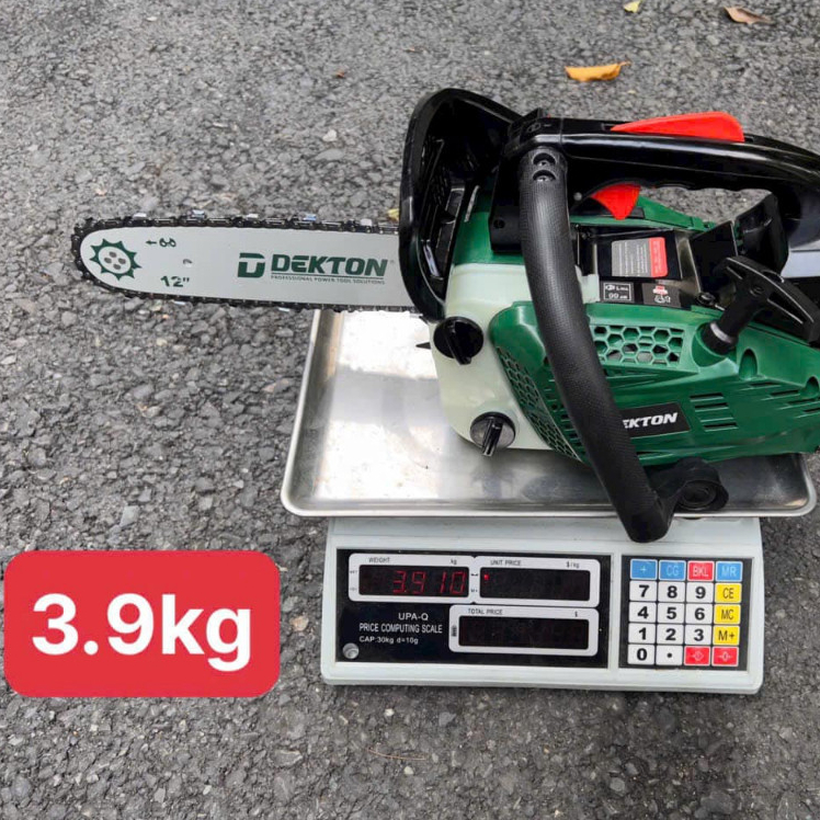 Máy cưa xích chạy xăng DEKTON DK-CX12, Động cơ 25.4cc, Công suất 800w, Lam dài 30.48cm, Có tra dầu tự động