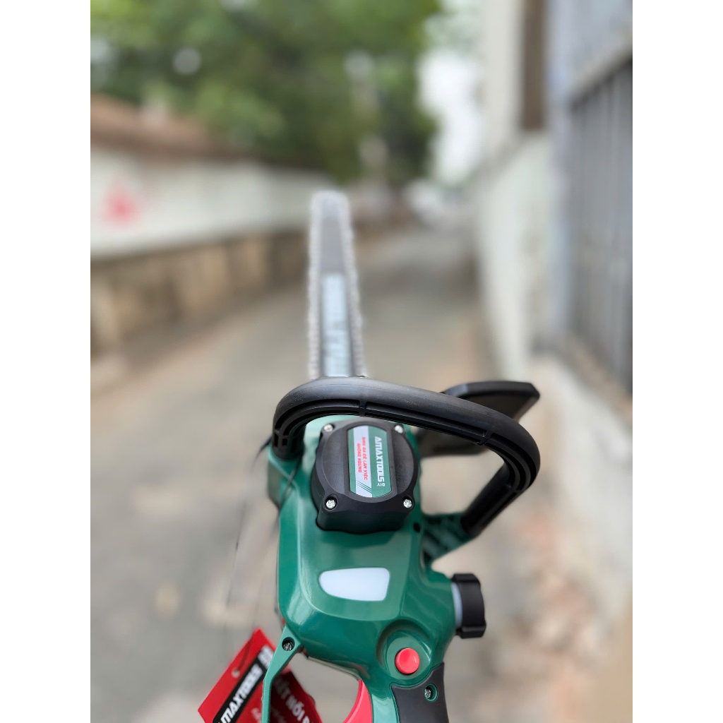 Máy cưa xích pin Amaxtools ACX31SM