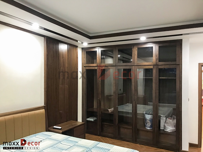 Biệt thự nội thất gỗ óc chó sang trọng tại Gia Lâm