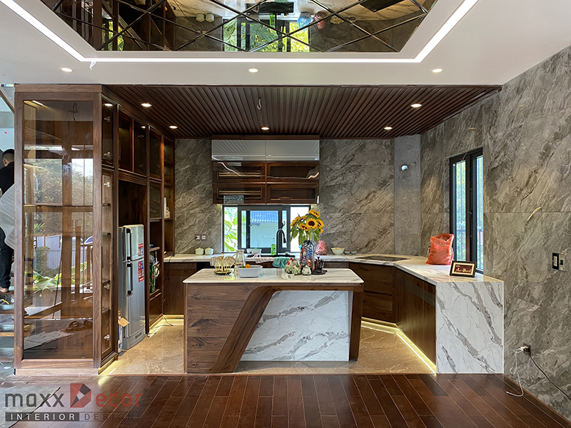Chiêm ngưỡng độ đẹp phòng bếp ăn gỗ óc chó sau khi hoàn thiện