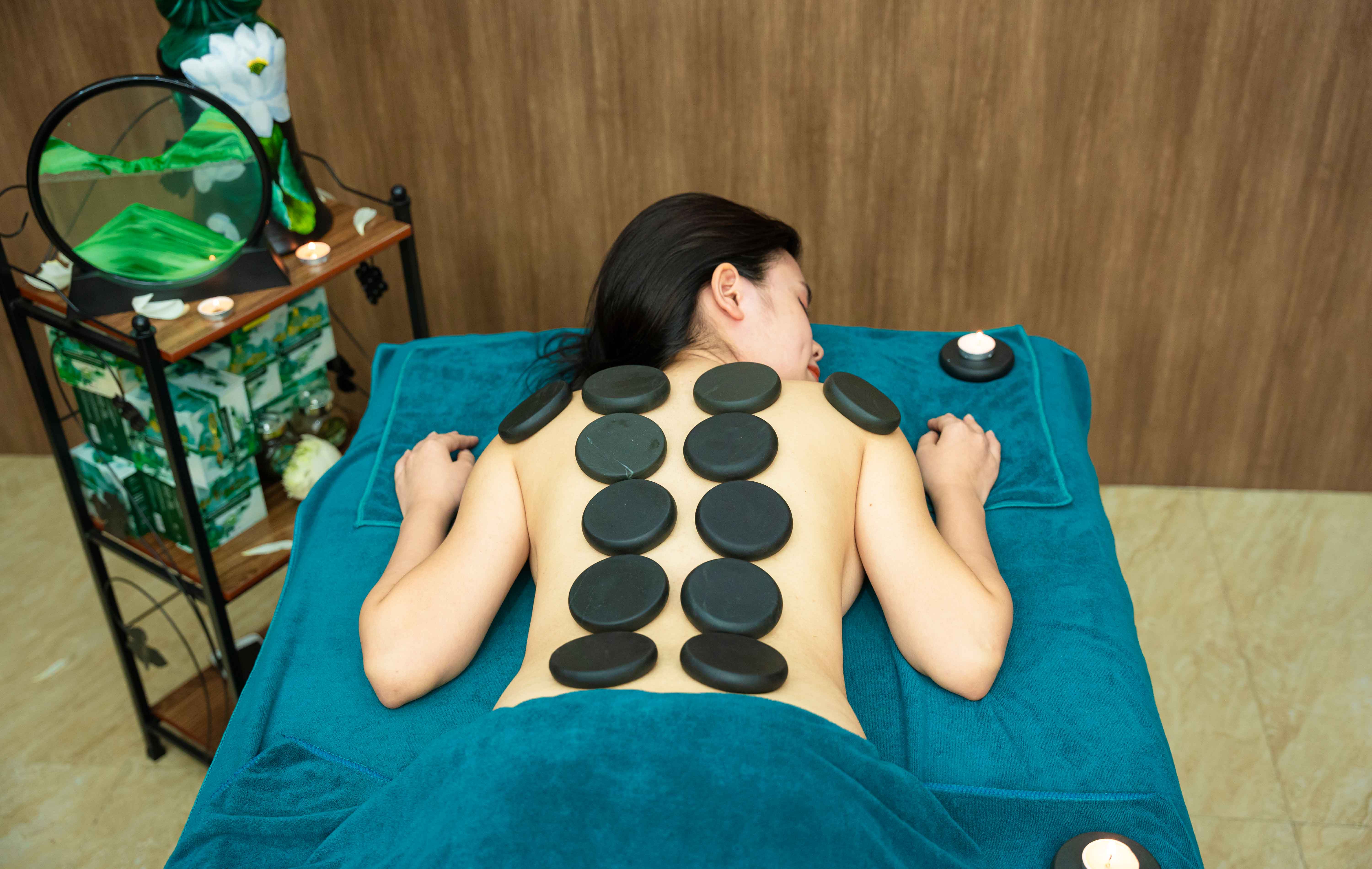 Massage Body chườm đá nóng (90 phút)