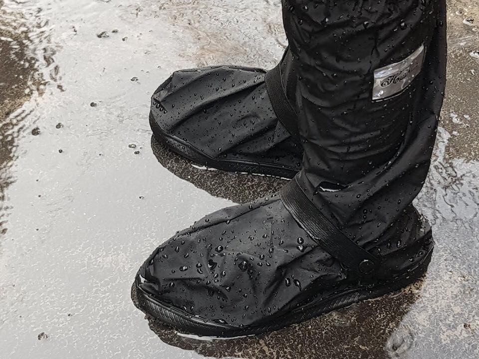 Giày Bảo Hộ Đi Mưa - Người Bạn Không Thể Thiếu Mùa Mưa 2 ủng giày bảo hộ đi mưa