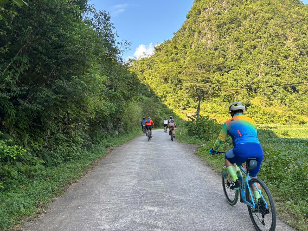 7 DAY BA BE - CAO BANG LOOP CYCLING TOURS | NORTHERN VIETNAM ADVENTURE