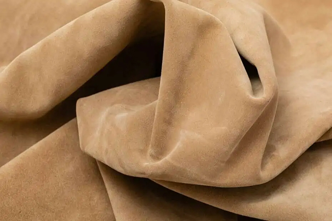 Da nubuck là gì? Phân biệt da nubuck với da lộn, Sofa bọc da nubuck tốt không?