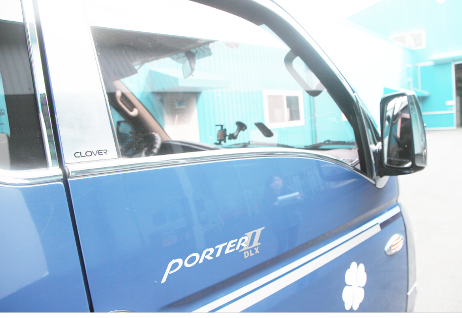 [HN] NẸP CHÂN KÍNH KIẾNG XE TẢI HYUNDAI H150, H100, PORTER II