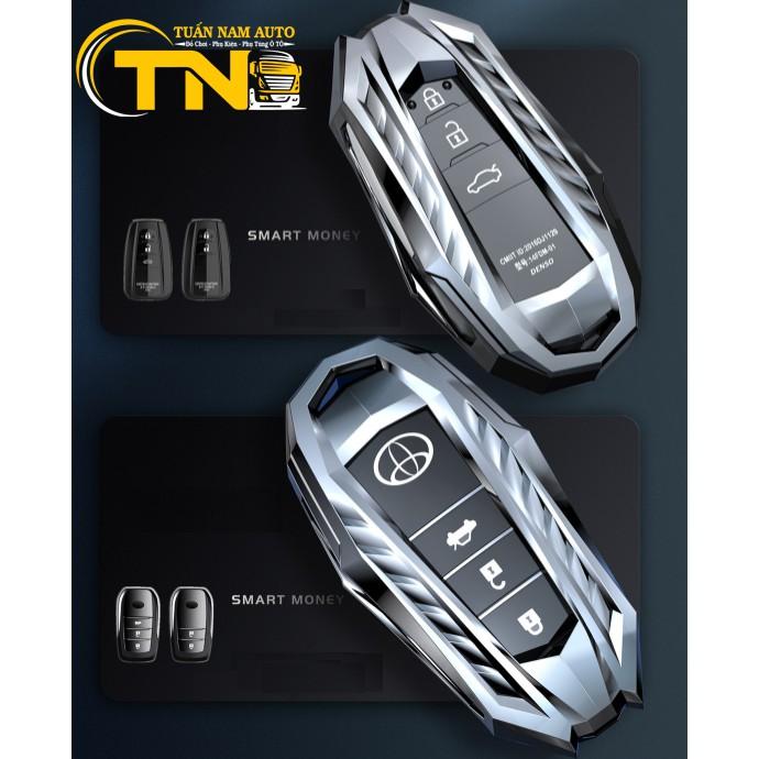 ỐP BẢO VỆ CHÌA KHÓA cho xe TOYOTA FORTUNER 2021, 2020, 2019 IRON MEN
