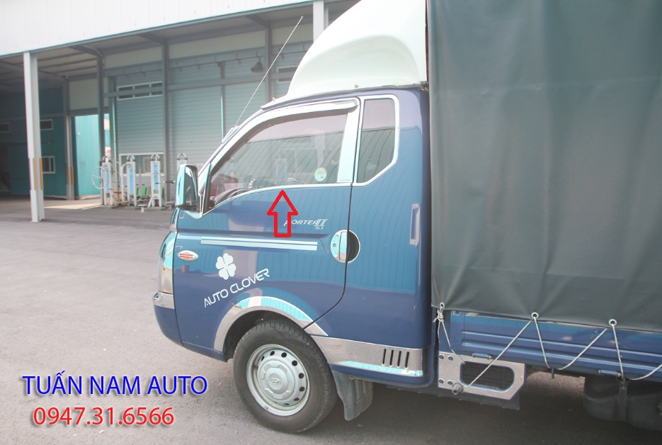 [HN] NẸP CHÂN KÍNH KIẾNG XE TẢI HYUNDAI H150, H100, PORTER II