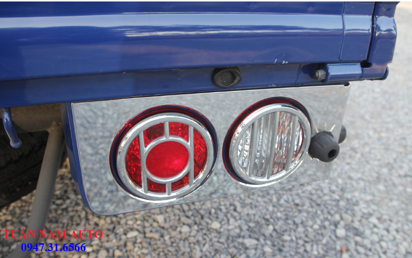 ỐP TRANG TRÍ ĐÈN HẬU, ĐÈN LÙI XE TẢI K250/ K200/ BONGGO 3
