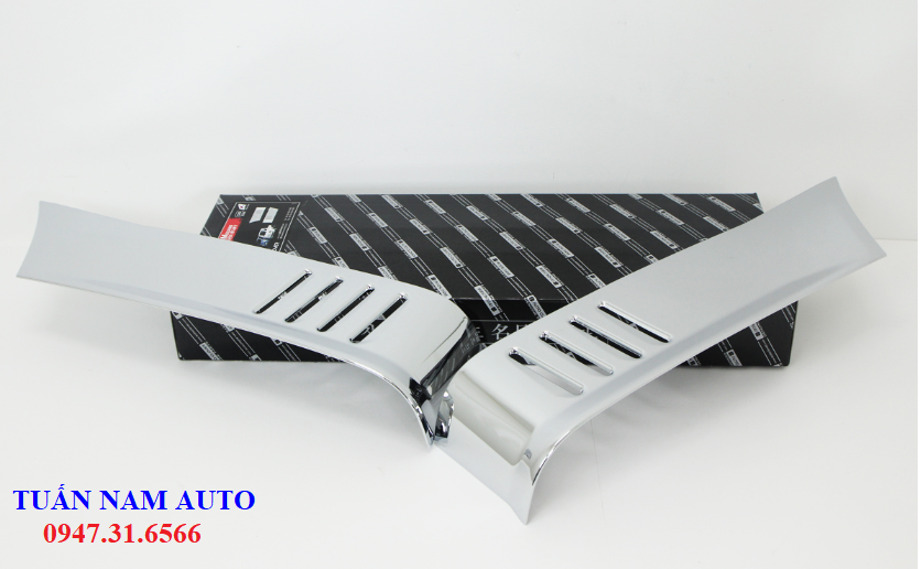 ỐP TAI XE SAU MẠ CRÔM XE TẢI H150, H100, PORTER II