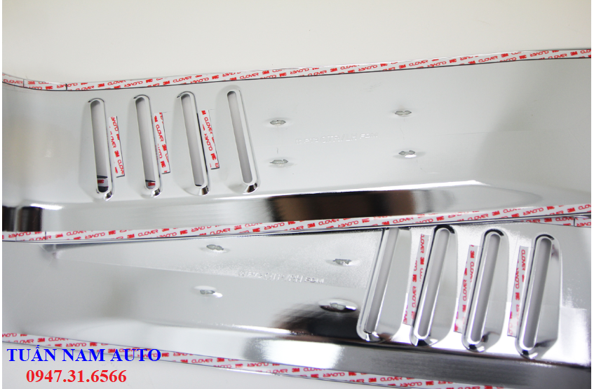 ỐP TAI XE SAU MẠ CRÔM XE TẢI H150, H100, PORTER II