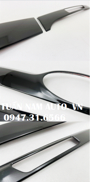 NẸP CỐP ĐUÔI SAU SELTOS MÀU TITAN ĐEN ( HÀNG KOREA CAO CẤP)