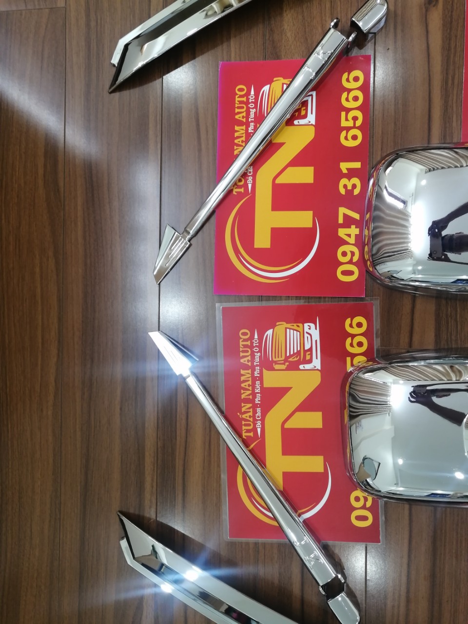 ỐP CẦN GẠT MƯA XE TẢI KIA 1,4 TẤN K3000S, K165, K2700, K190 CHROME