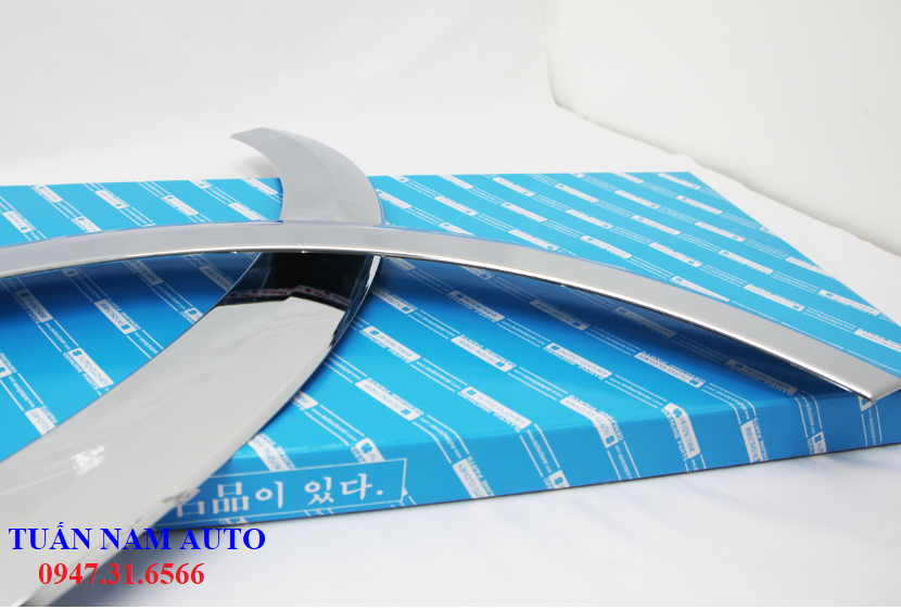 ỐP MẠ INOX TAI (CUA LỐP) XE TẢI KIA K250, K200, BONGGO 3 (TIÊU CHUẨN)