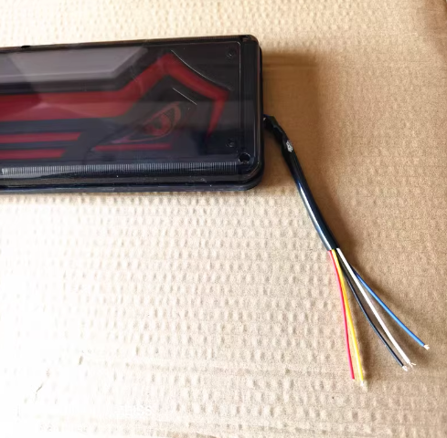 Đèn Hậu Sau Xe Ben Tải Mắt Đại Bàng Phong Cách Riêng