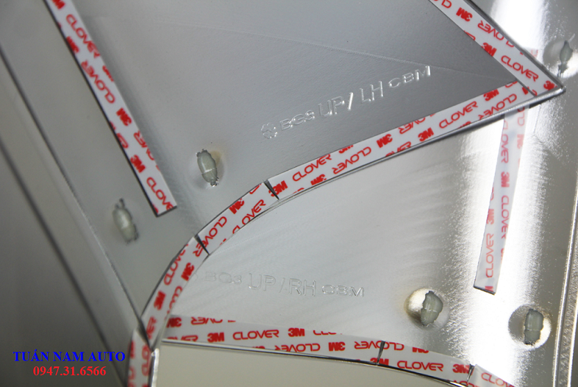 ỐP GÒ MÁ TRÊN XE TẢI KIA K250, K200, BONGGO 3