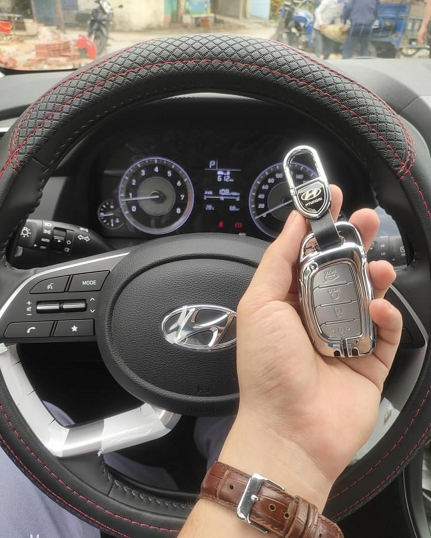 Ốp khóa xe I10, Creta, Elantra, Tucson, Stargazer Hyundai Hợp Kim Da Bò