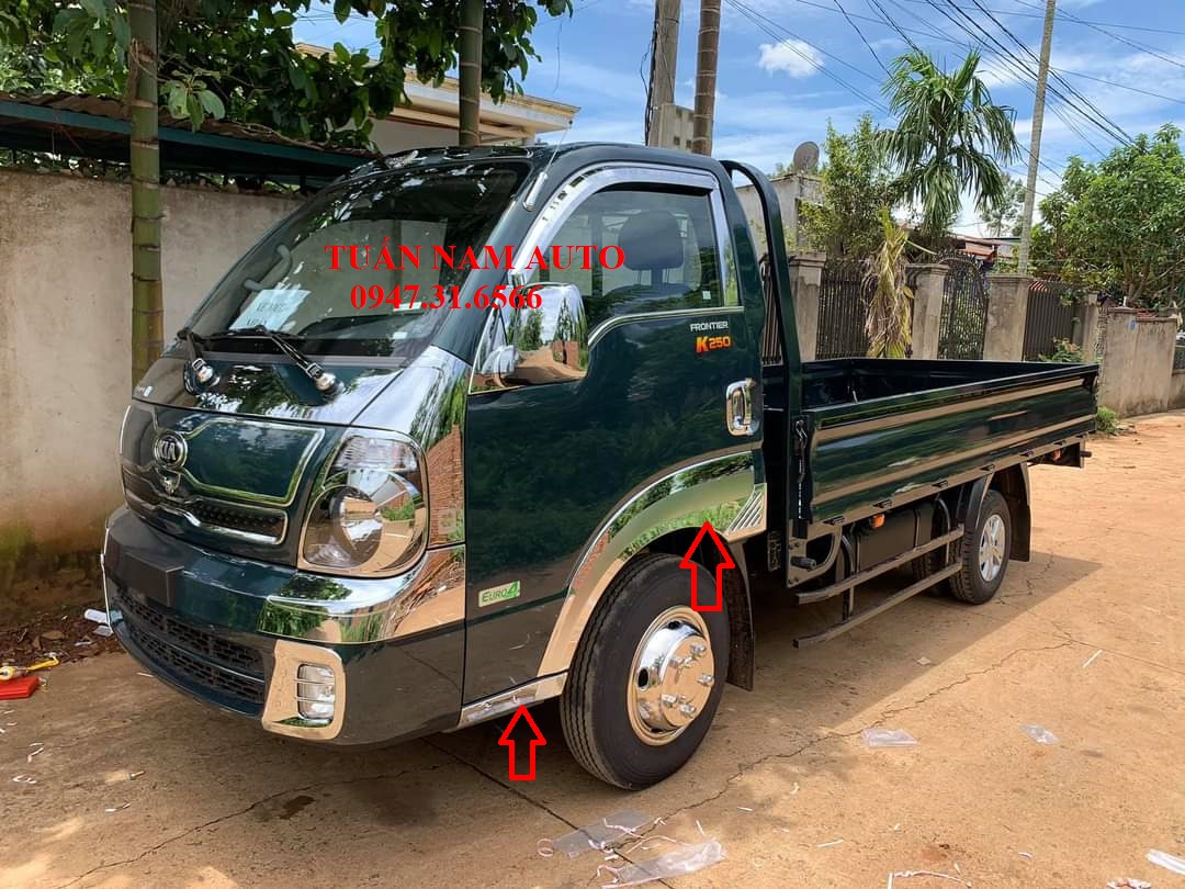 ỐP CRÔM TAI XE, CHÂN CÁNH CỬA XE TẢI KIA K250, K200, BONGGO 3 (BẢN TO)