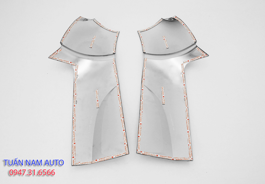 ỐP GÒ MÁ TRÊN XE TẢI HYUNDAI H150, H100, PORTER II