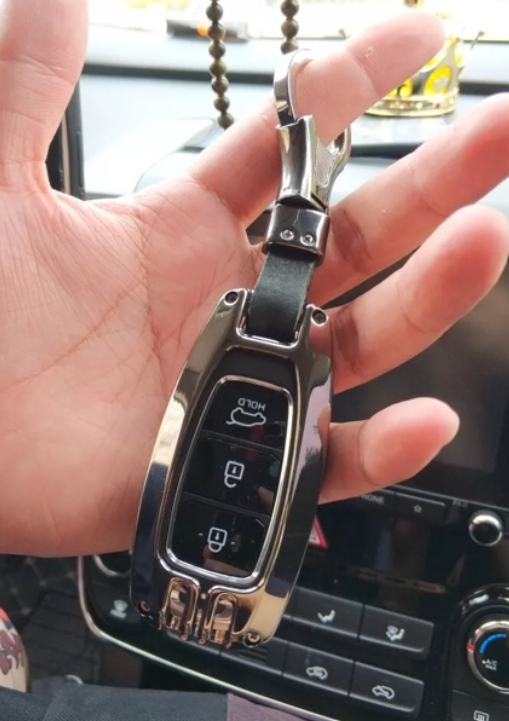 Vỏ ốp bọc chìa khóa hợp kim Hyundai Kona, Santafe, Accent, Elantra 3 Nutsm 4 Nút