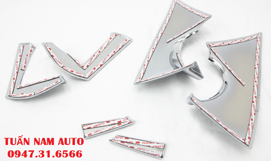 ỐP CHÂN GƯƠNG ĐIỆN XE TẢI HYUNDAI PORTER II, H100