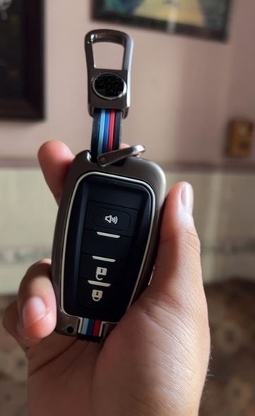 Ốp Bảo Vệ Chìa Khóa Xe Toyota Camry, Toyota Cross Hợp Kim Kẽm Cao Cấp Loại 3 Nút, 2 nút