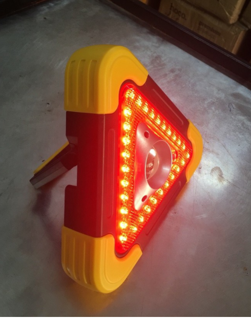 Đèn Tam Giác Cảnh Báo Nguy Hiểm Led