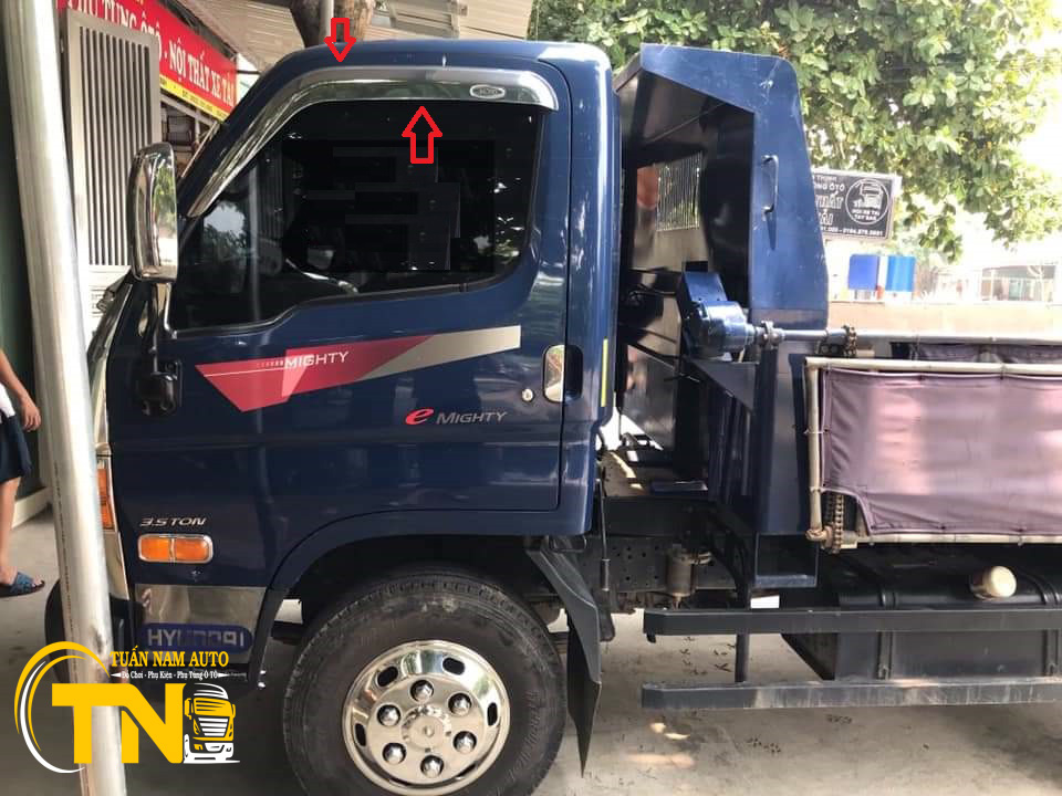 VÈ CHẮN MƯA MẠ CRÔM XE HYUNDAI N250, HD65, HD72, HD78, HD99, HD700, HD800, 110S