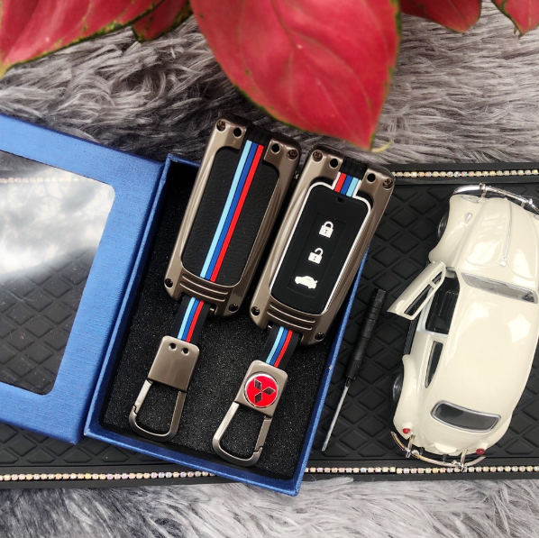 Ốp Khóa Mitsubishi Xpander, Attrage, Outlander, Pajero sport, Triton Hợp Kim