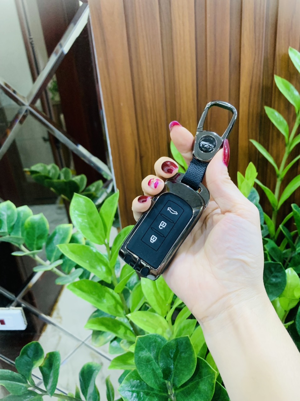 Ốp Khóa Mitsubishi Xpander, Attrage, Outlander, Pajero sport, Triton Hợp Kim