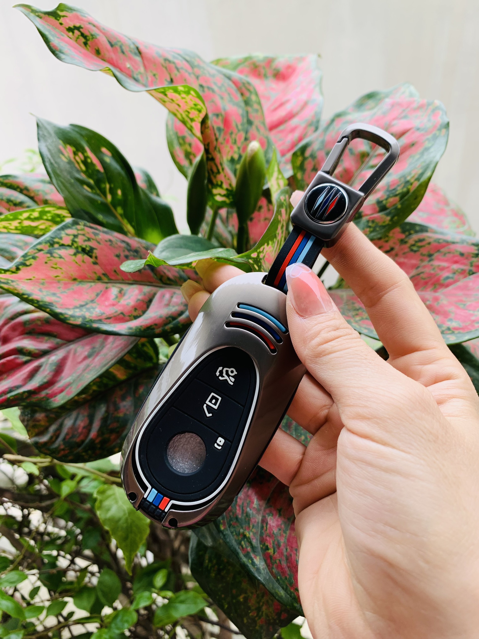 Ốp chìa khóa xe Mercedes Benz C E GLC GLA GLB S Hợp Kim Phản Quang