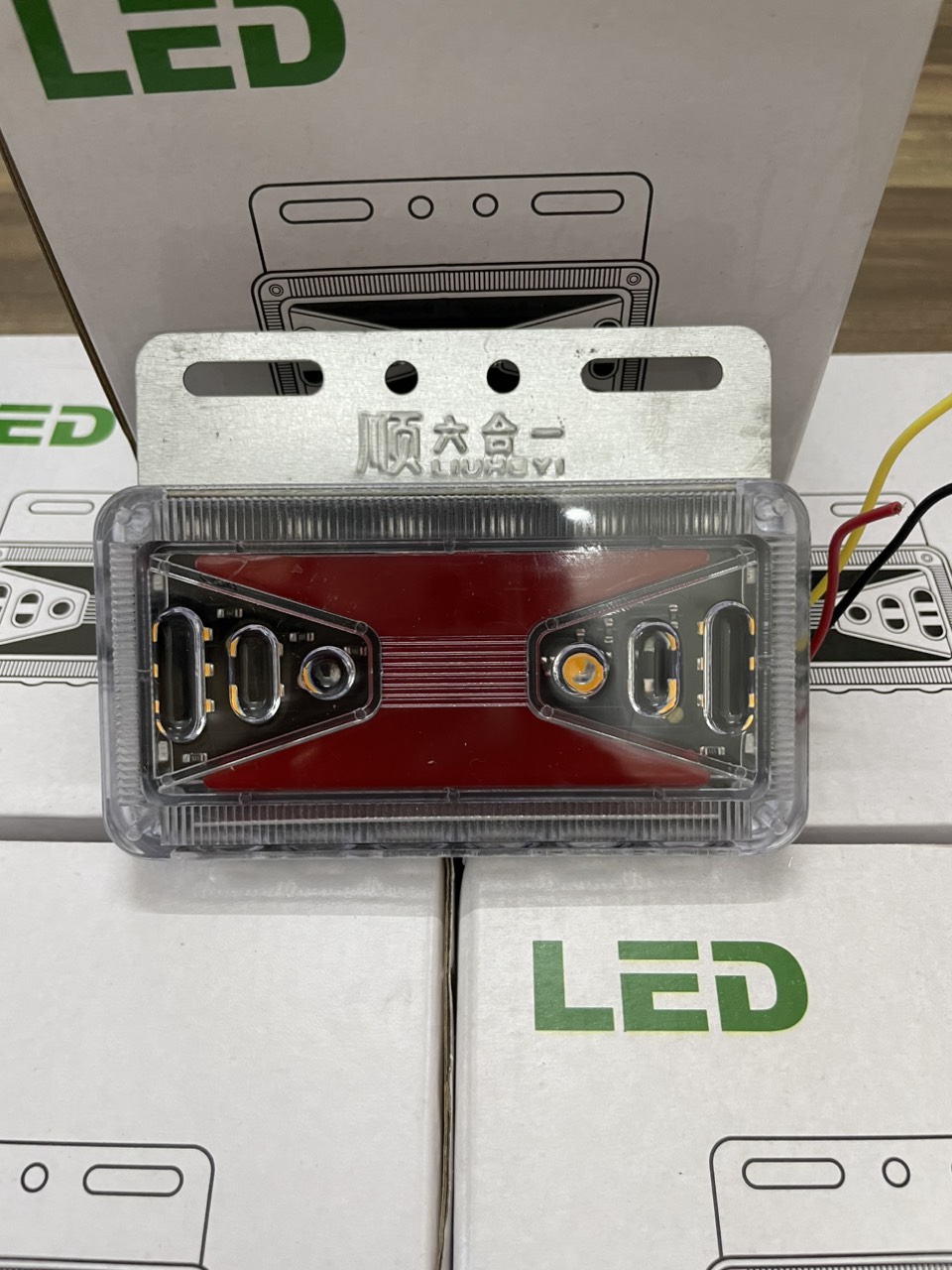 Đèn Sườn Xe Tải 3 Chế Độ Sáng Bền Đẹp 12V 24V