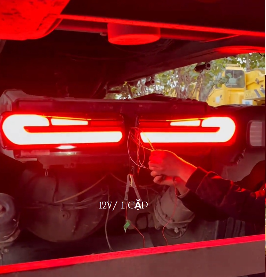 Đèn Led Hậu Sau Xe Tải BM 6 Chế Độ Sáng Điện 12V 24V
