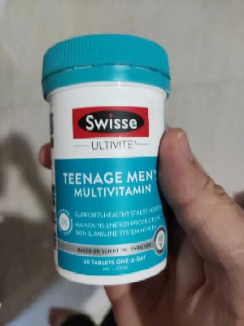 Viên uống hỗ trợ sức khỏe vị thành niên cho nam Swisse Teenage Men’s Ultivite Multivitamin 60 Viên