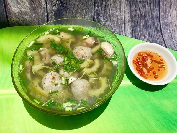 Cách nấu khổ qua rừng chả cá thát lát