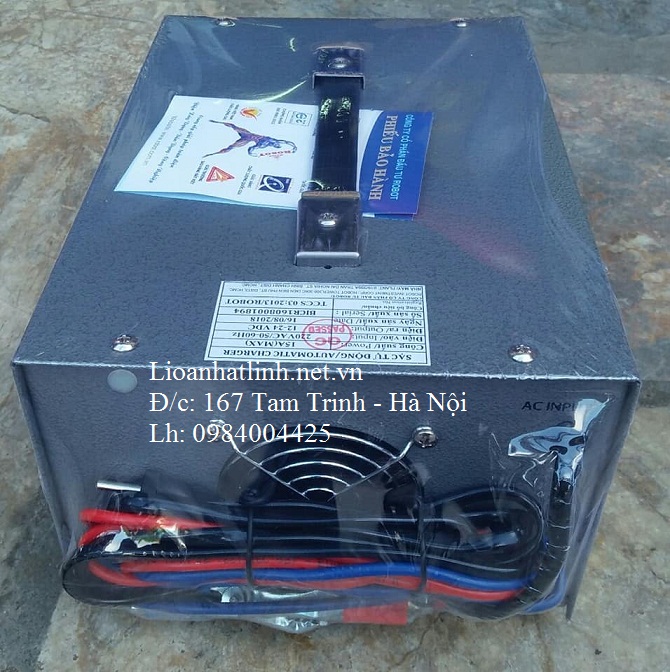 PHÍA SAU NẠP ẮC QUY ROBOT 15A TỰ ĐỘNG
