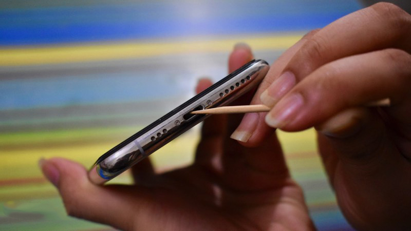 Sạc pin iPhone nhanh hơn với 7 mẹo cực đơn giản