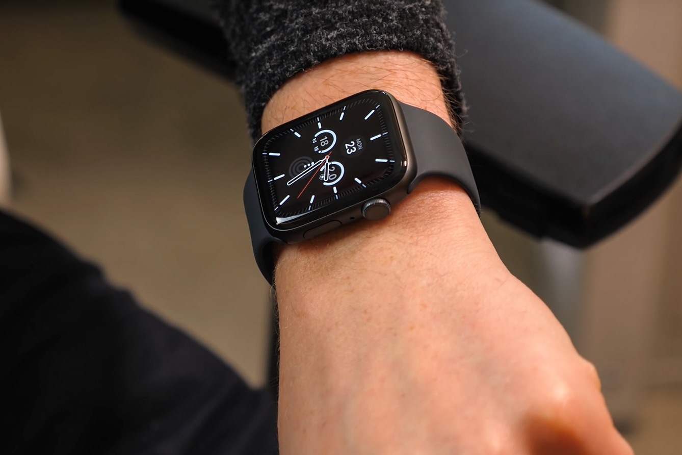 Apple Watch 4 có mấy màu? Cách chọn phối màu dây đeo hợp mệnh