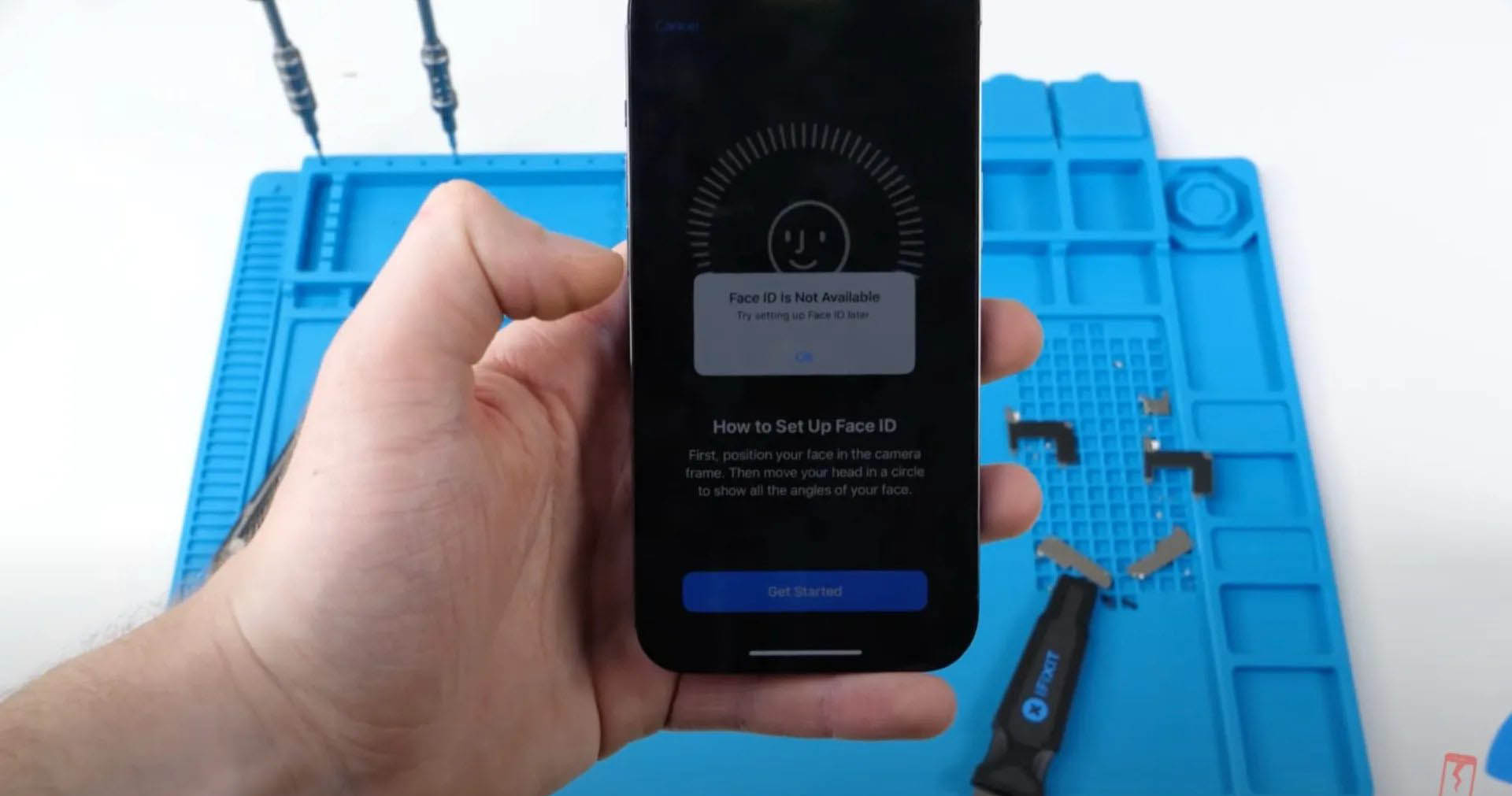 iPhone 13 sẽ mất Face ID nếu bạn thay màn hình của bên thứ ba