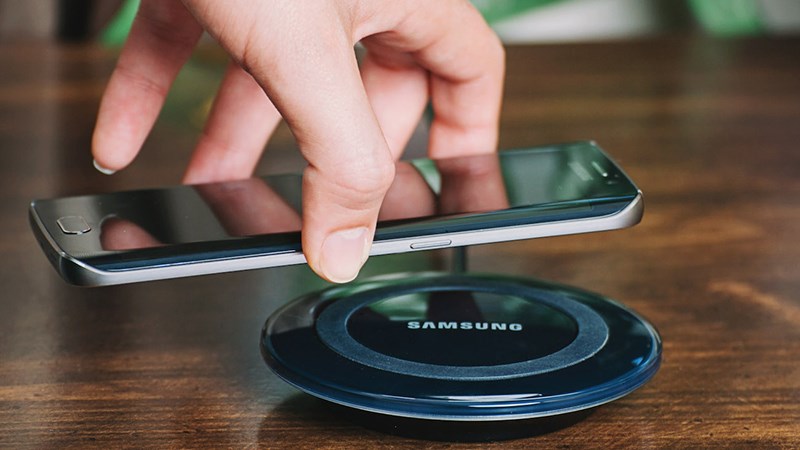 Tìm hiểu về sạc không dây cho smartphone, nó có tốt hơn sạc có dây hay không?