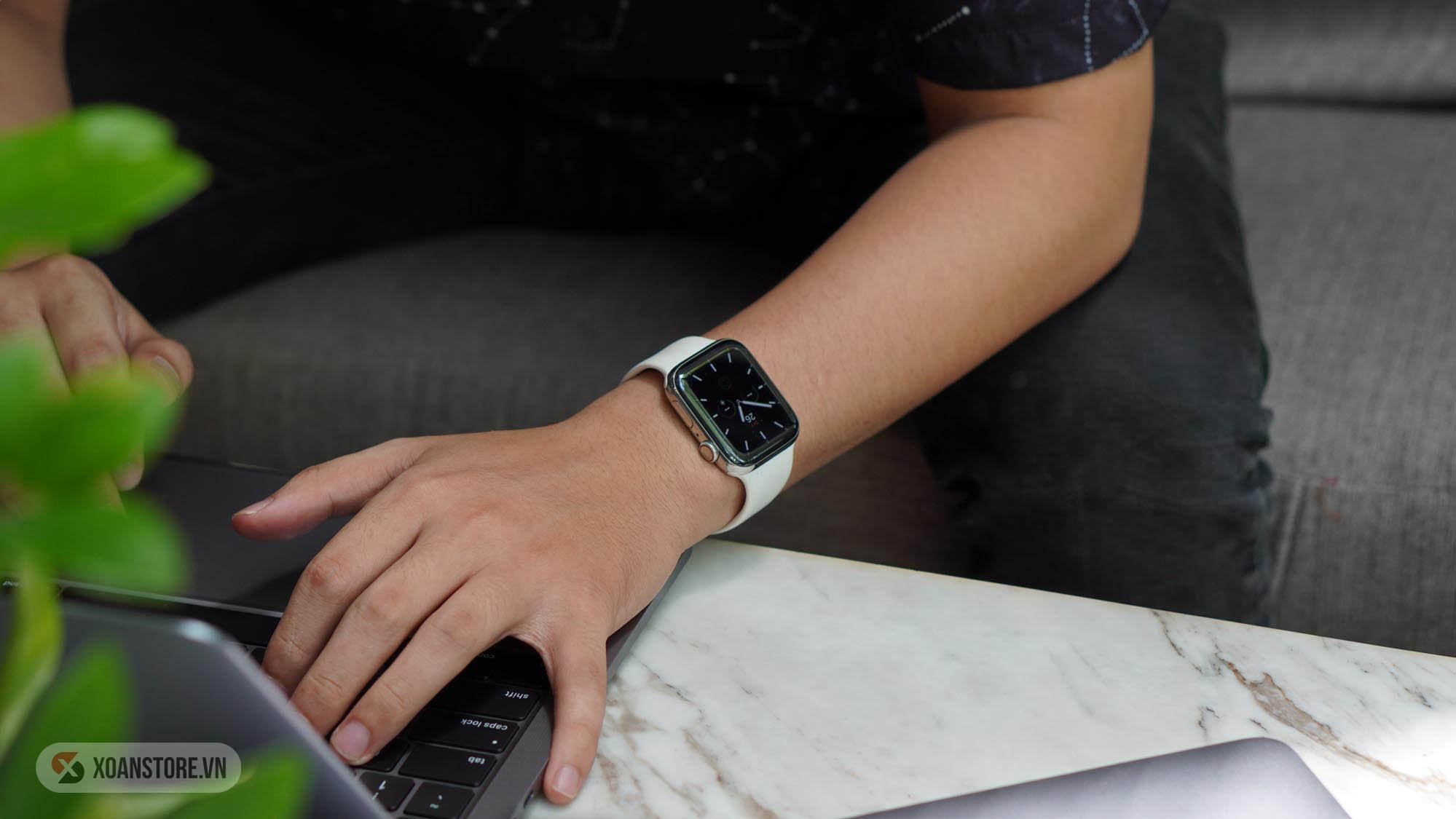 Apple Watch SE sang trọng